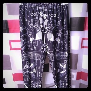 Egyptian print leggings